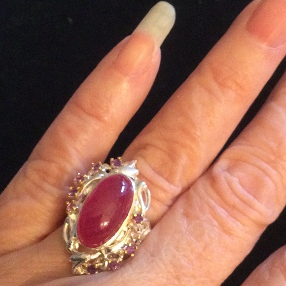 Exquisite 17 by 9mm Genuine Ruby Cabochon Ring - Picture 7 of 10